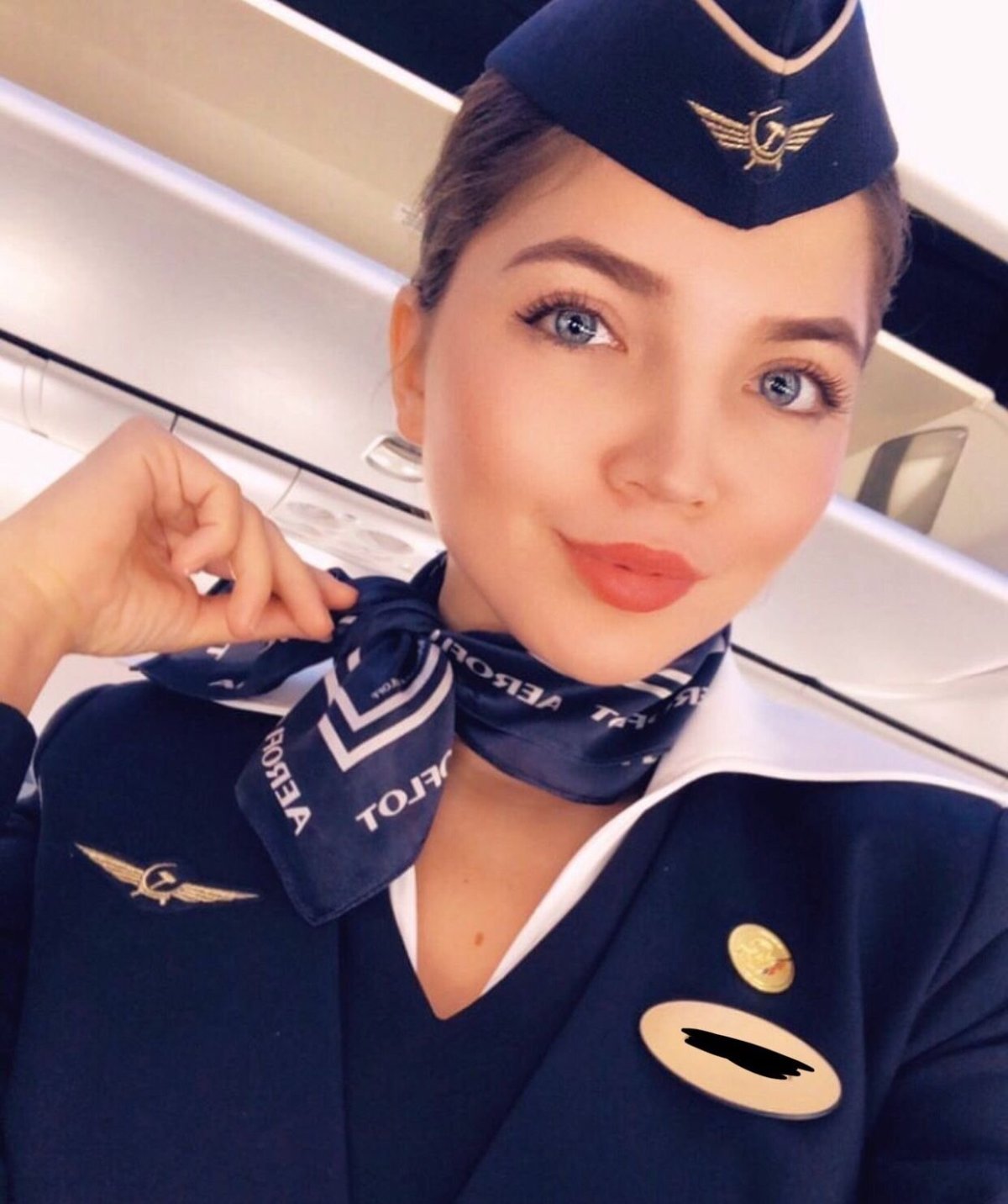 Алана Чейз стюардесса