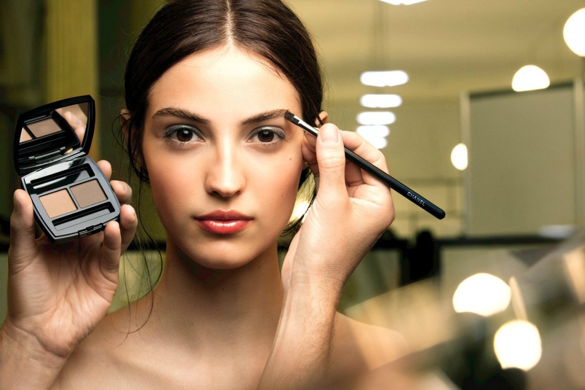 Золотой макияж на Хэллоуин