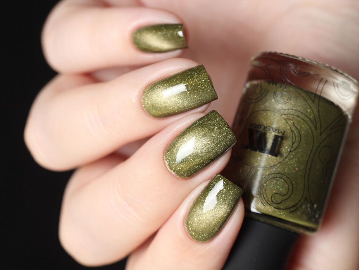 Оливковый лак для ногтей