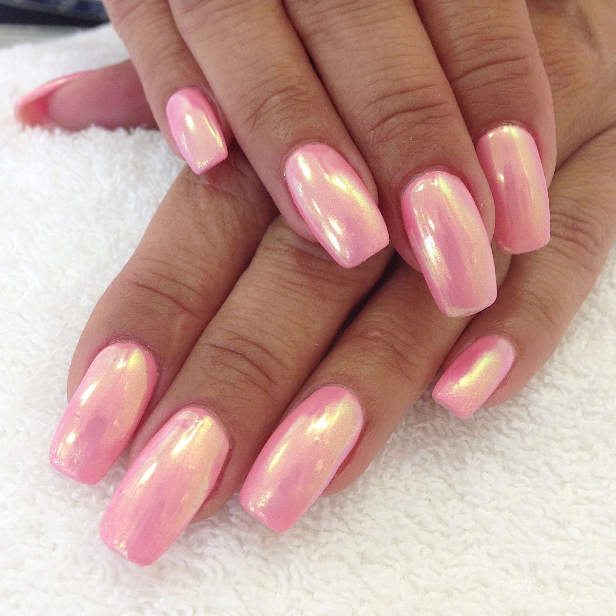 Маникюр персикового цвета