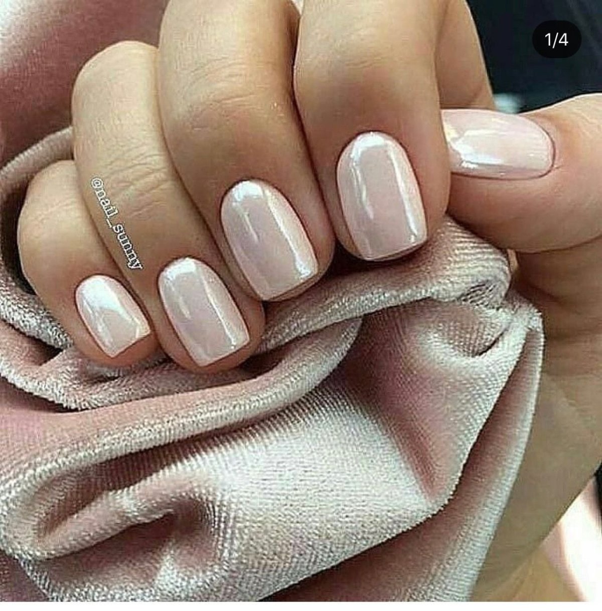 Розовый перламутровый лак