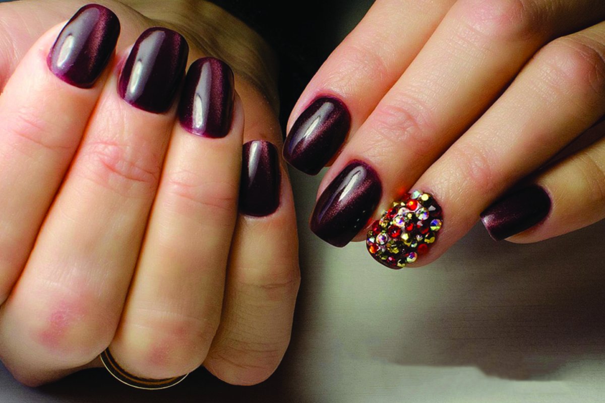 Маникюр кошачий глаз коричневый