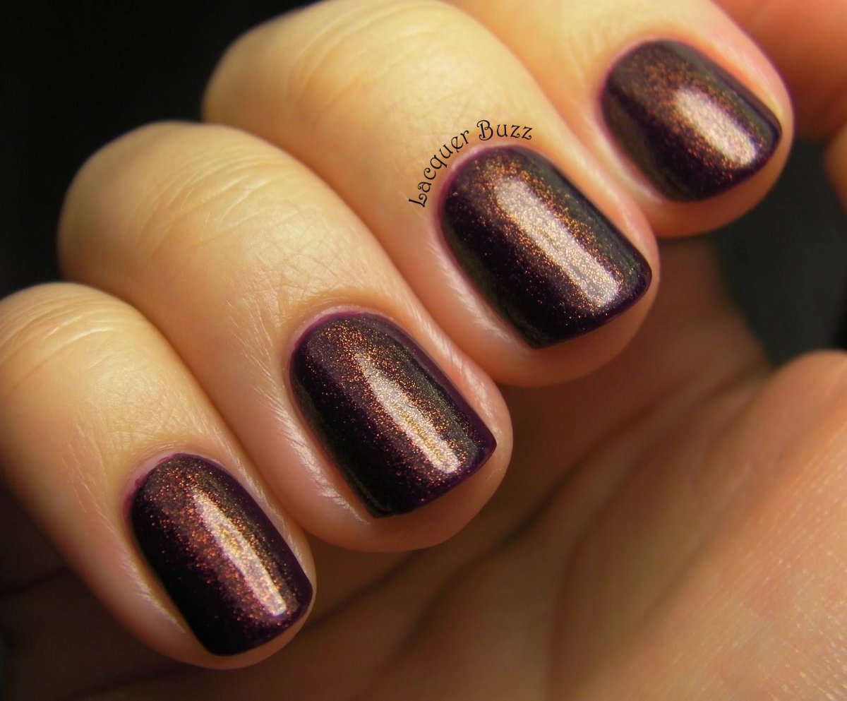 Маникюр кошачий глаз коричневый