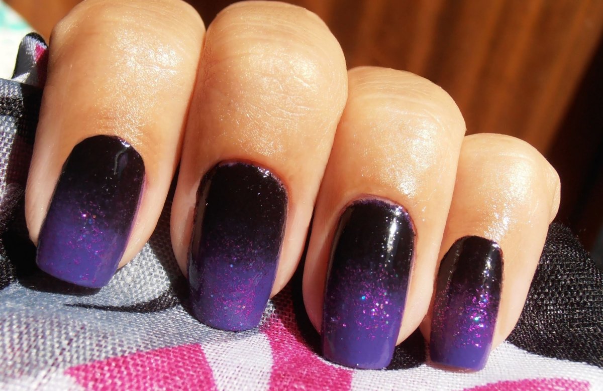 Маникюр градиент розовый с фиолетовым