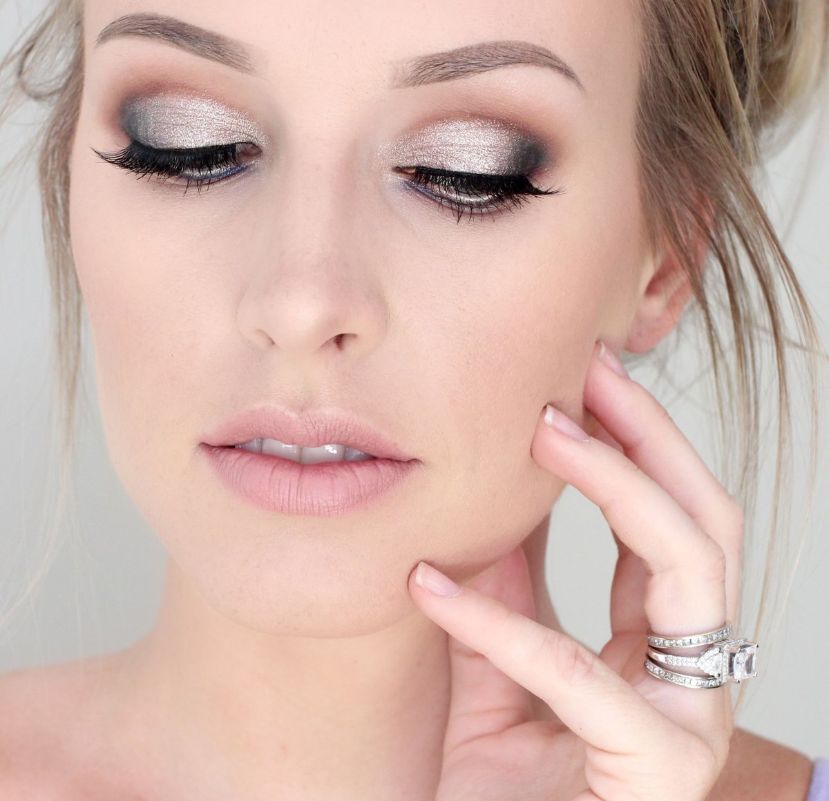 Макияж в серебристых тонах