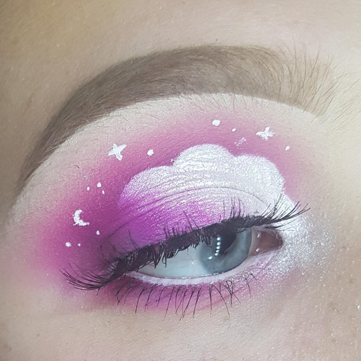 Макияж с облачками