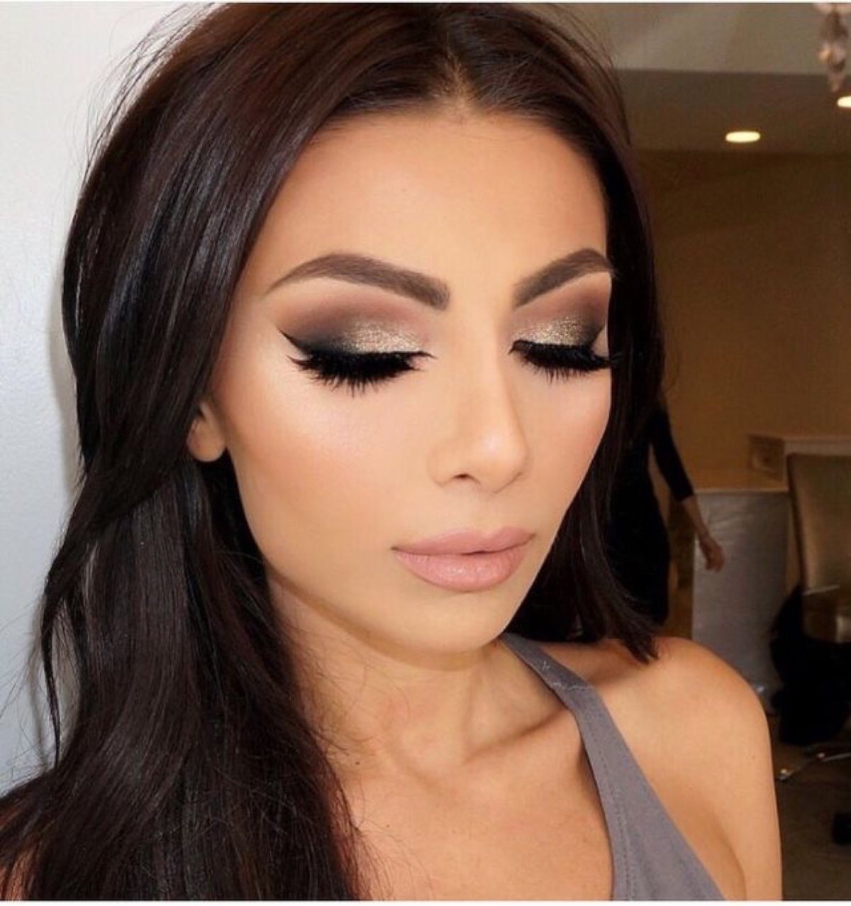 Нежный розовый макияж