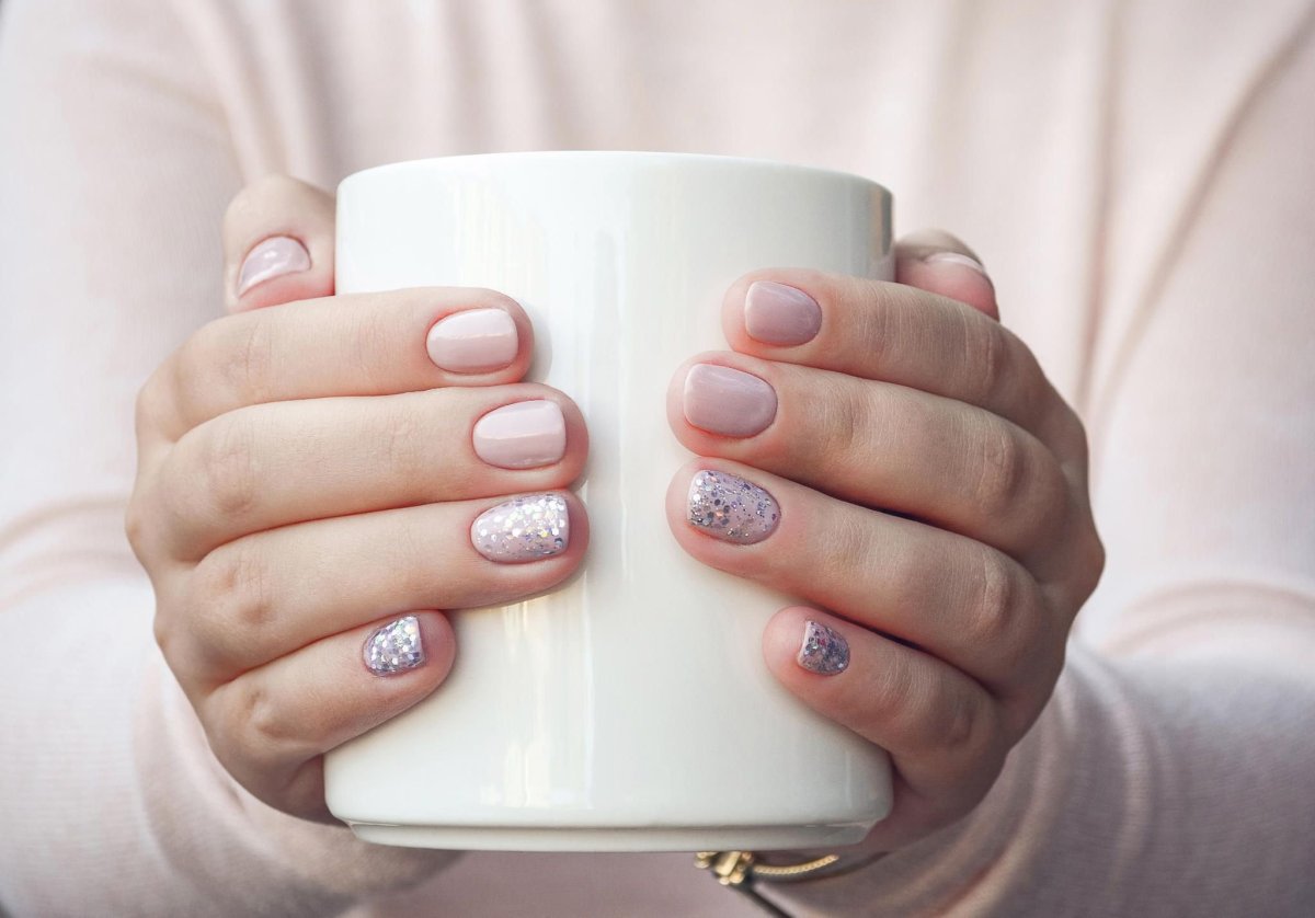 Маникюр для женщин на короткие ногти