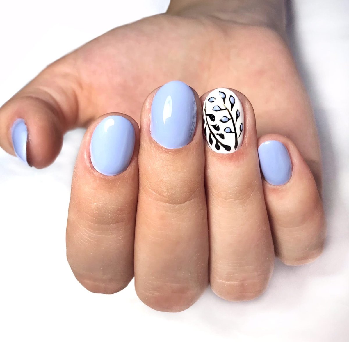 Маникюр для старой женщины