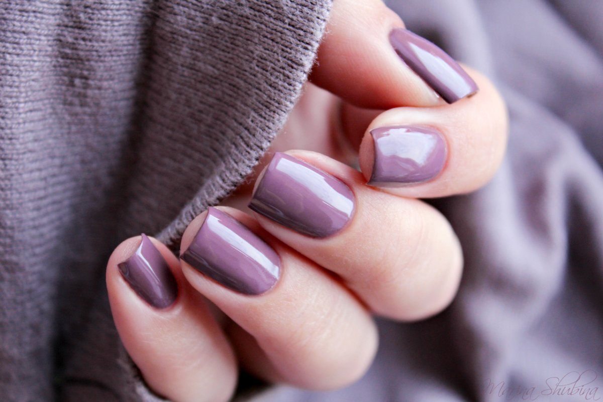 Пыльно сиреневый маникюр