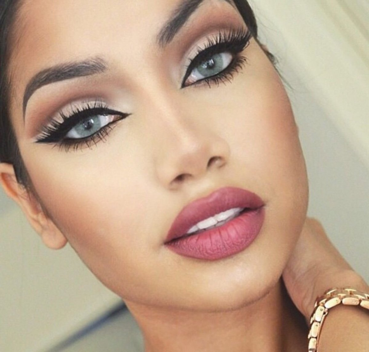 Макияж для карих глаз пошагово