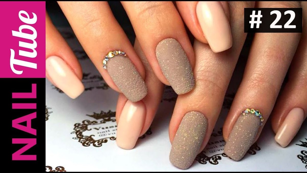 Коричневый маникюр