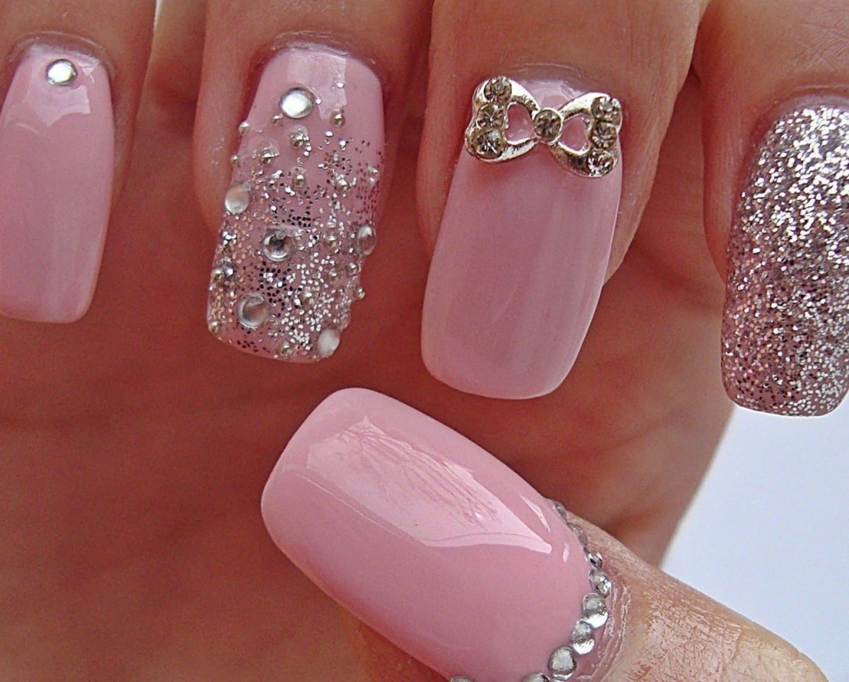 Стразы на ногах