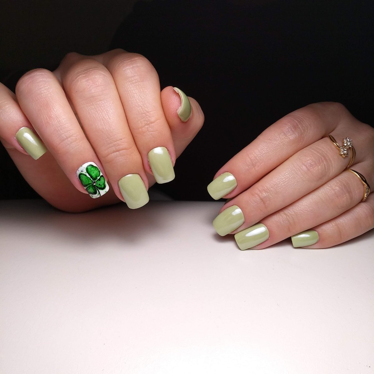 Маникюр оливкового цвета варианты