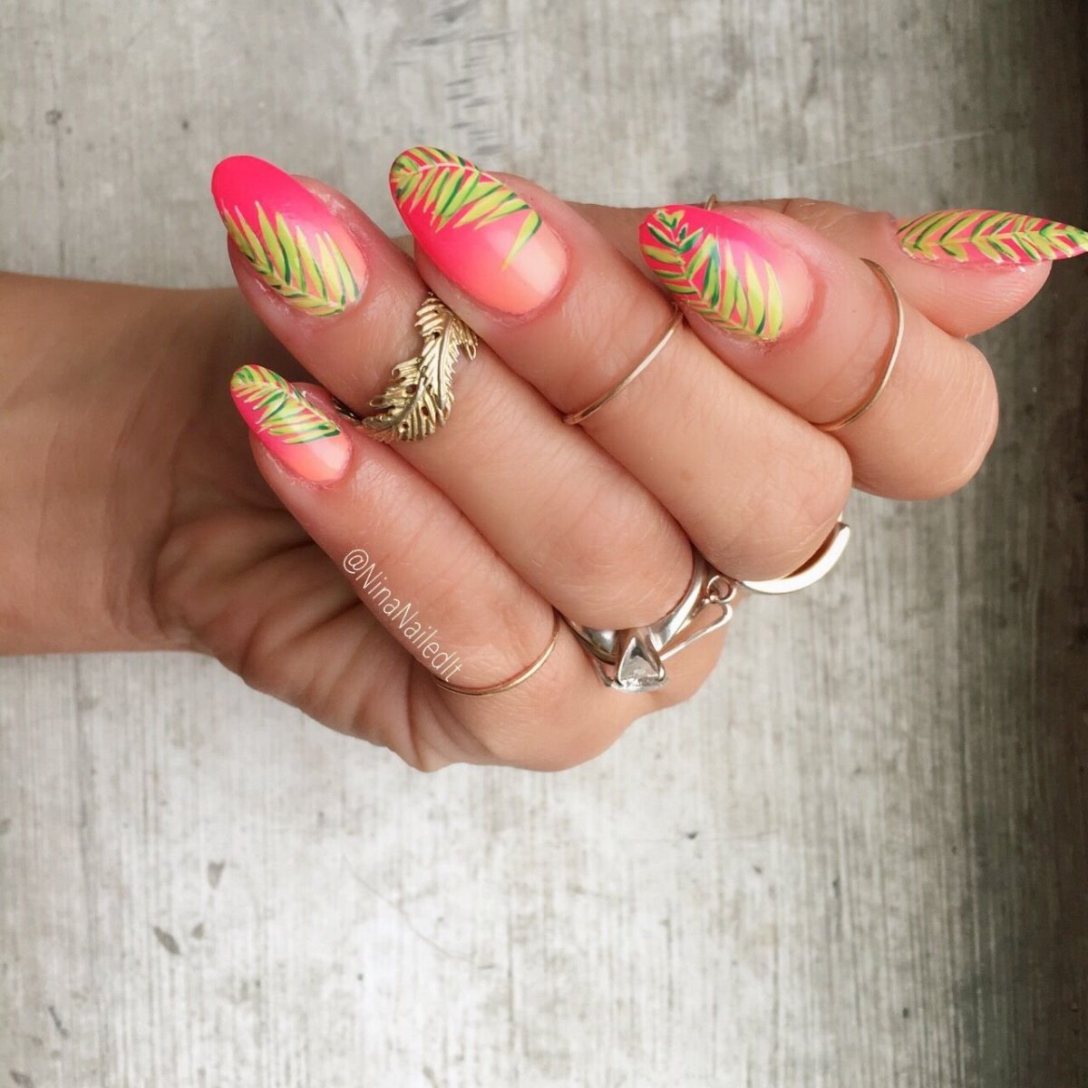 Радужные ногти