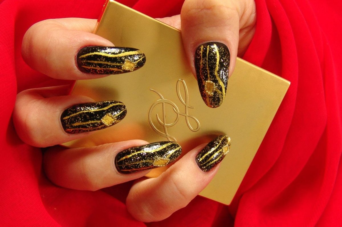 Марбл Стоун маникюр