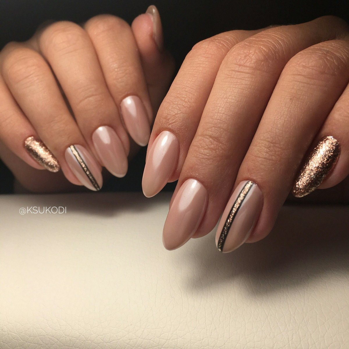 Маникюр нюд миндаль