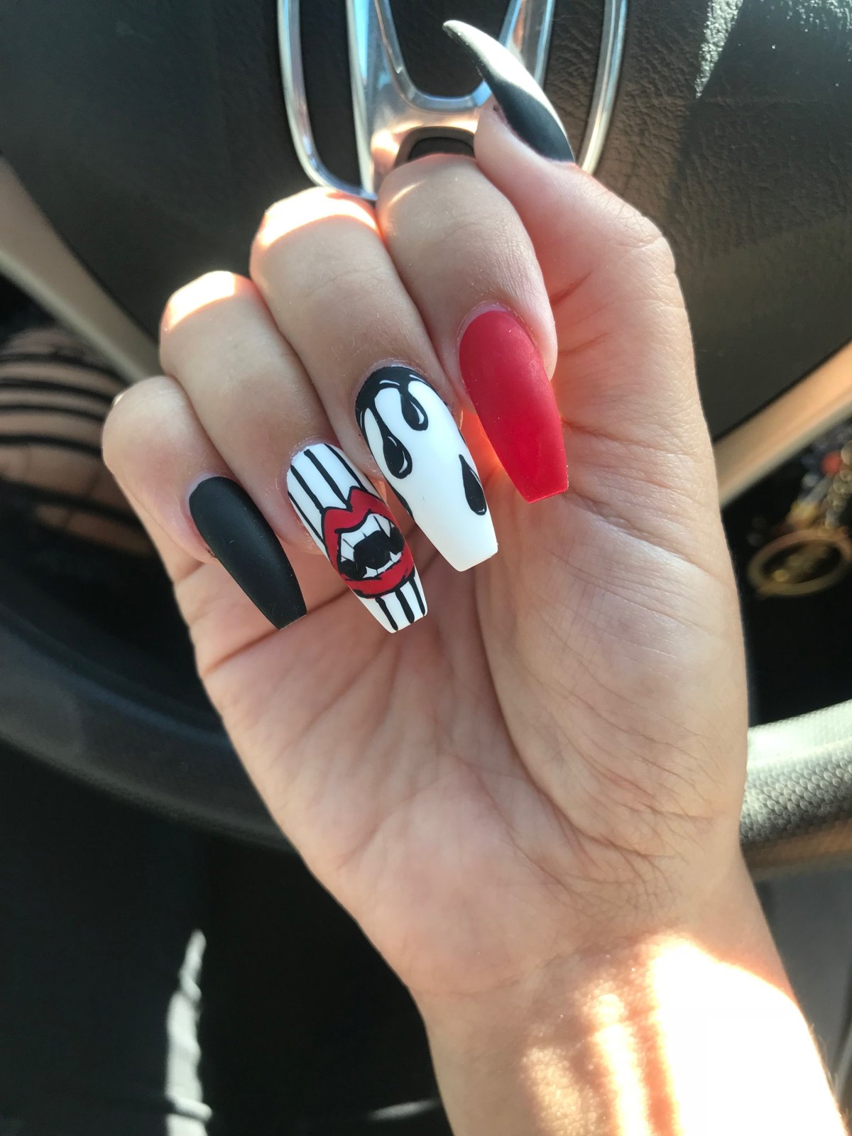Маникюр с автомобильной тематикой