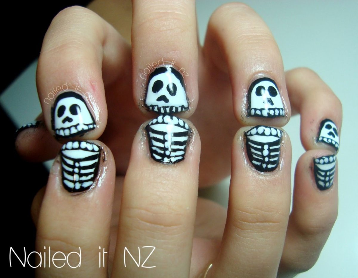 Ногти скелеты