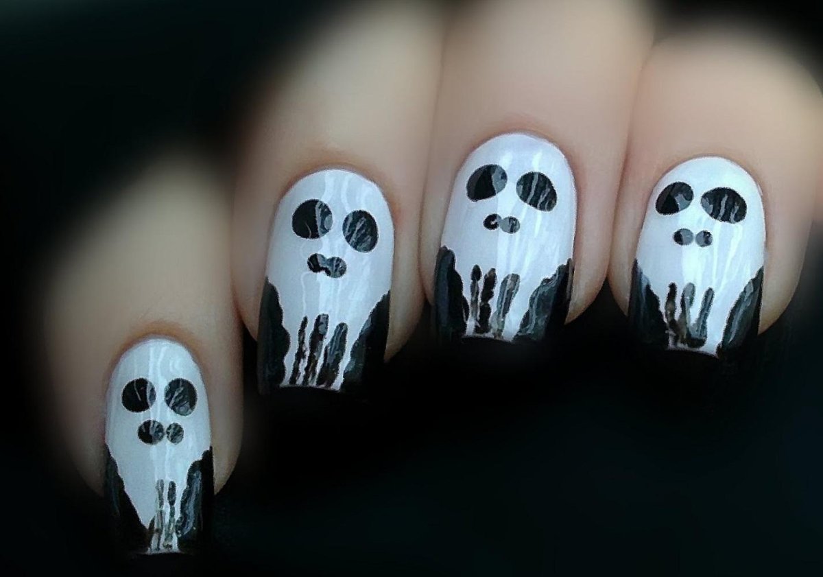 Маникюр со скелетом