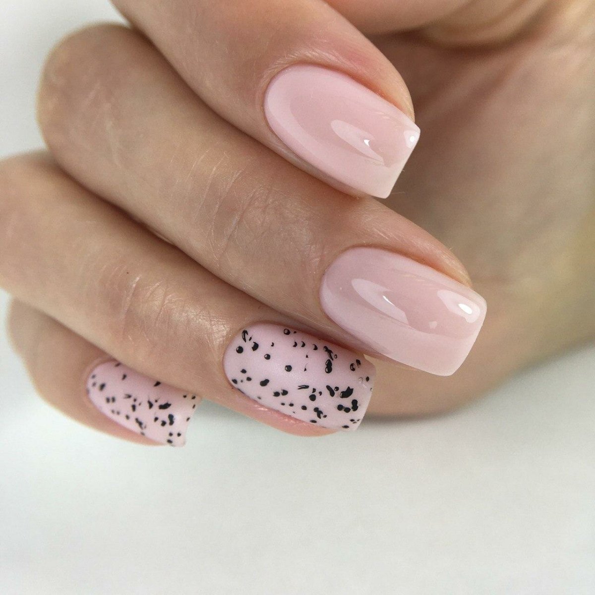 Красивый нежный маникюр