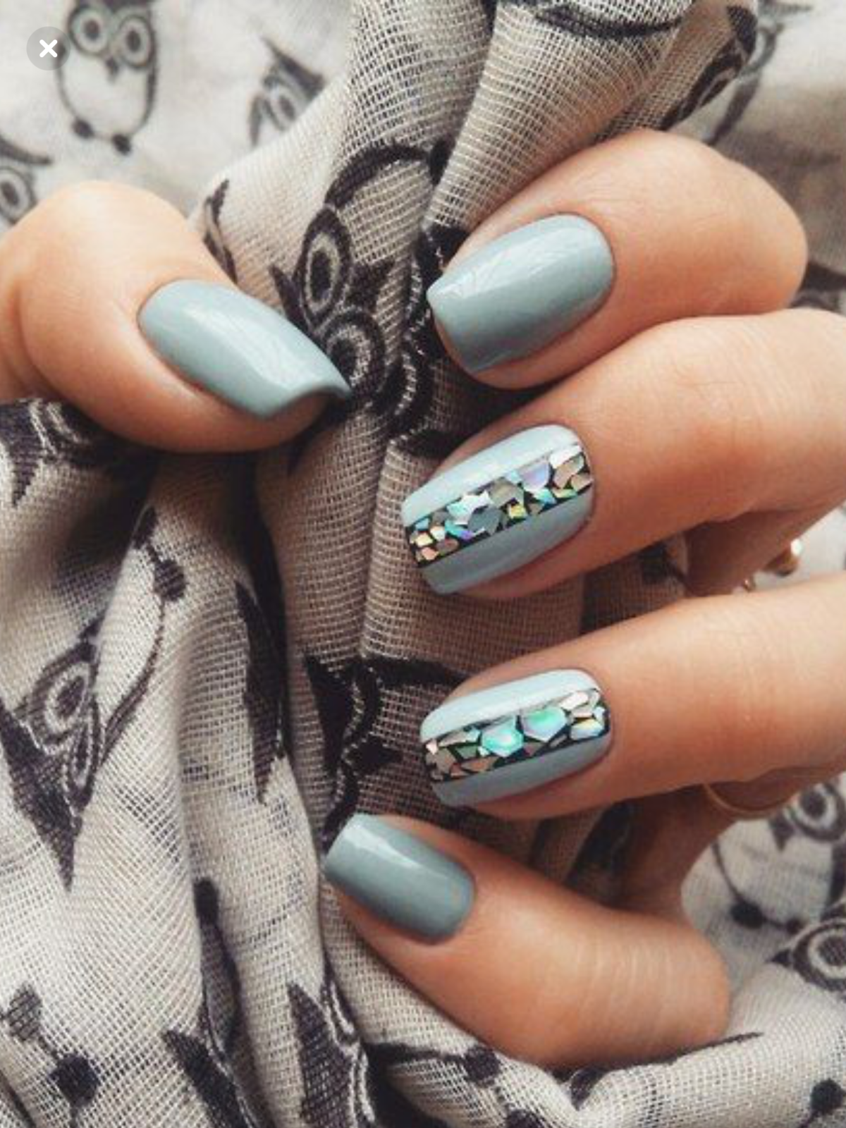 Маникюр в серо голубых тонах
