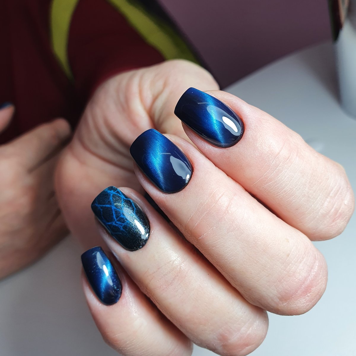 Кошачий глаз маникюр зеленый изумруд