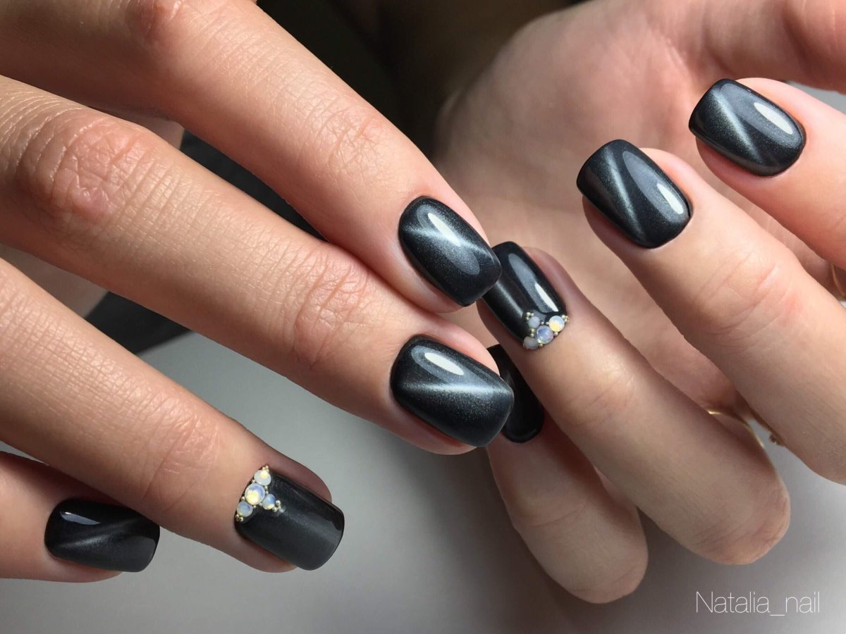 Маникюр 2022 синий кошачий глаз