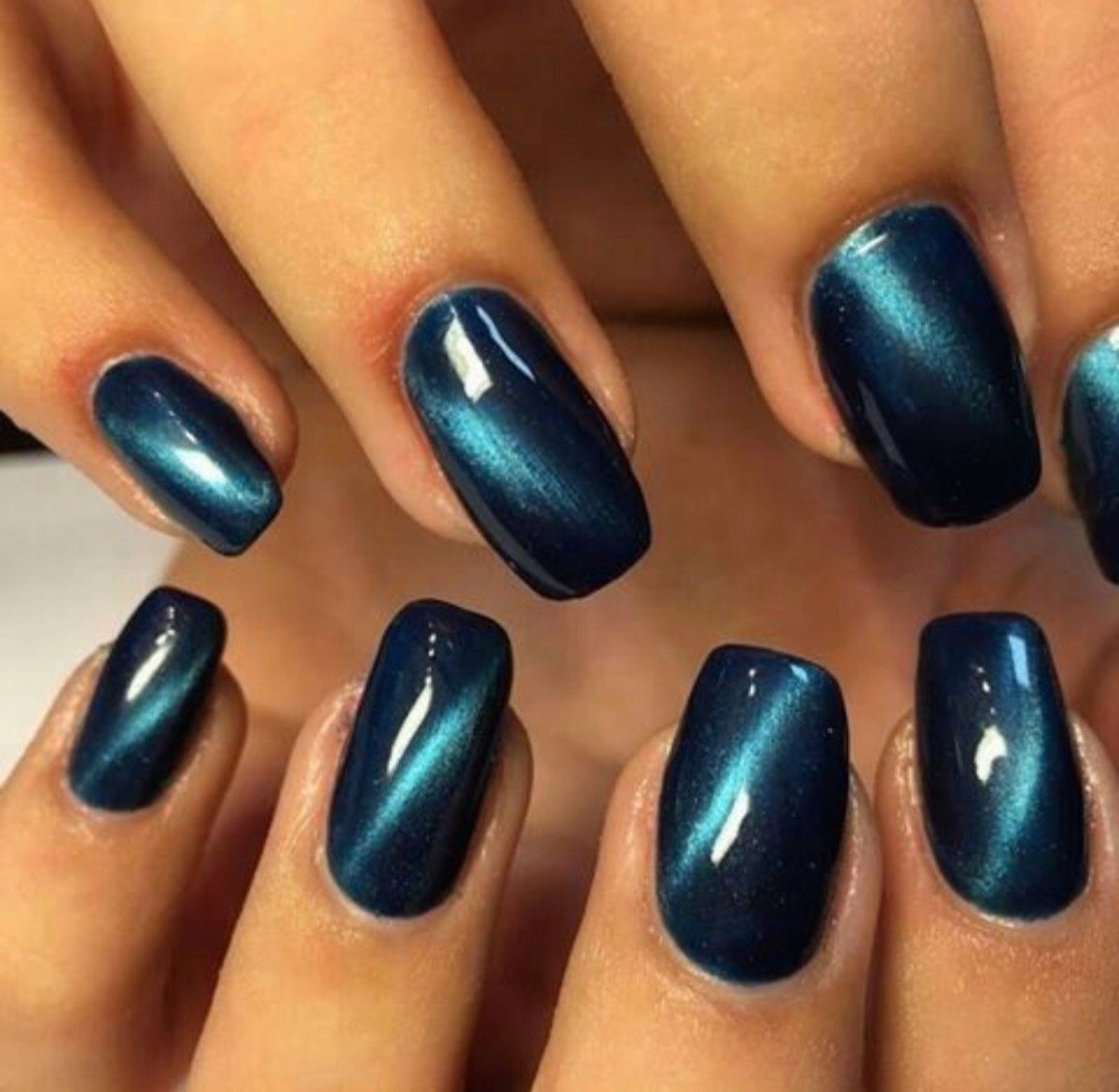 Градиент цвет бордо на ногтях