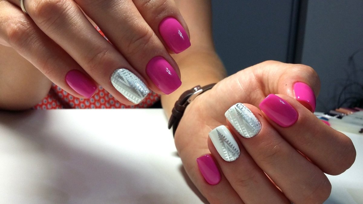Маникюр цвета фуксии