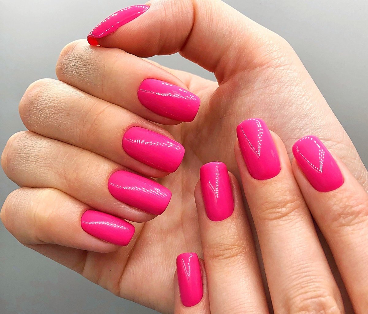 Маникюр фуксия