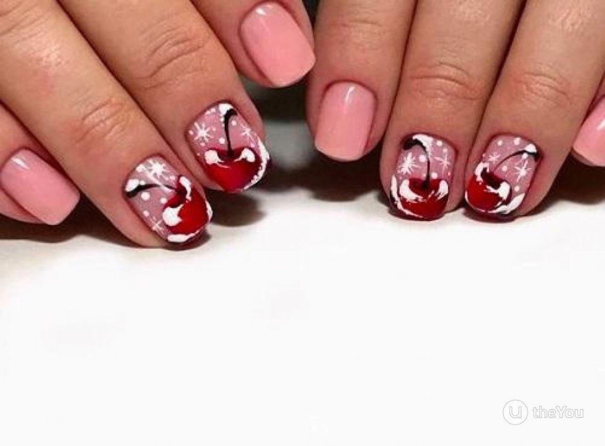 Зимняя вишня на ногтях