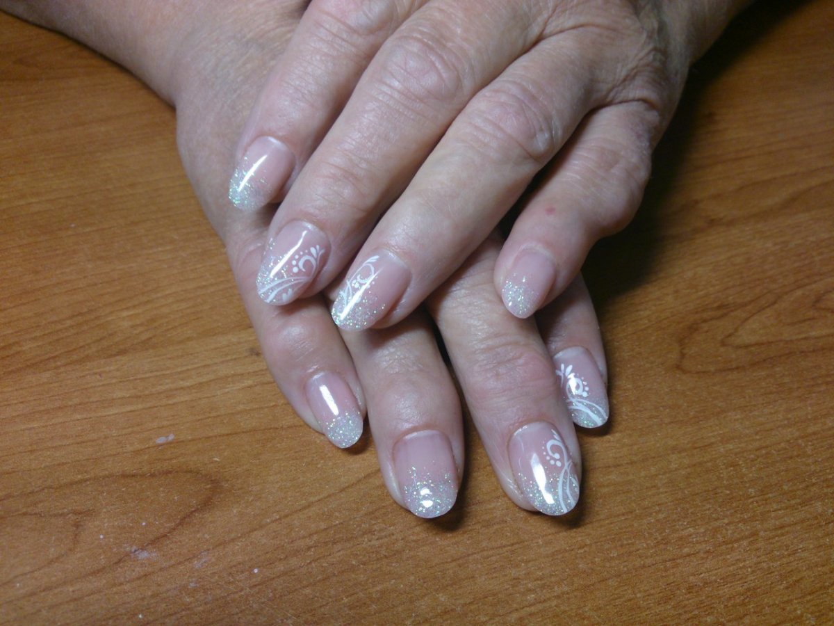 Ногти для женщин за 50