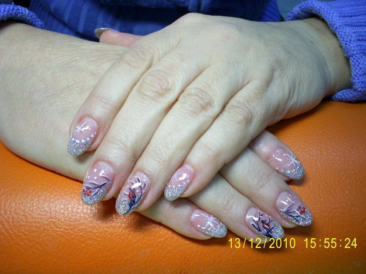 Наращивание ногтей для пожилых женщин