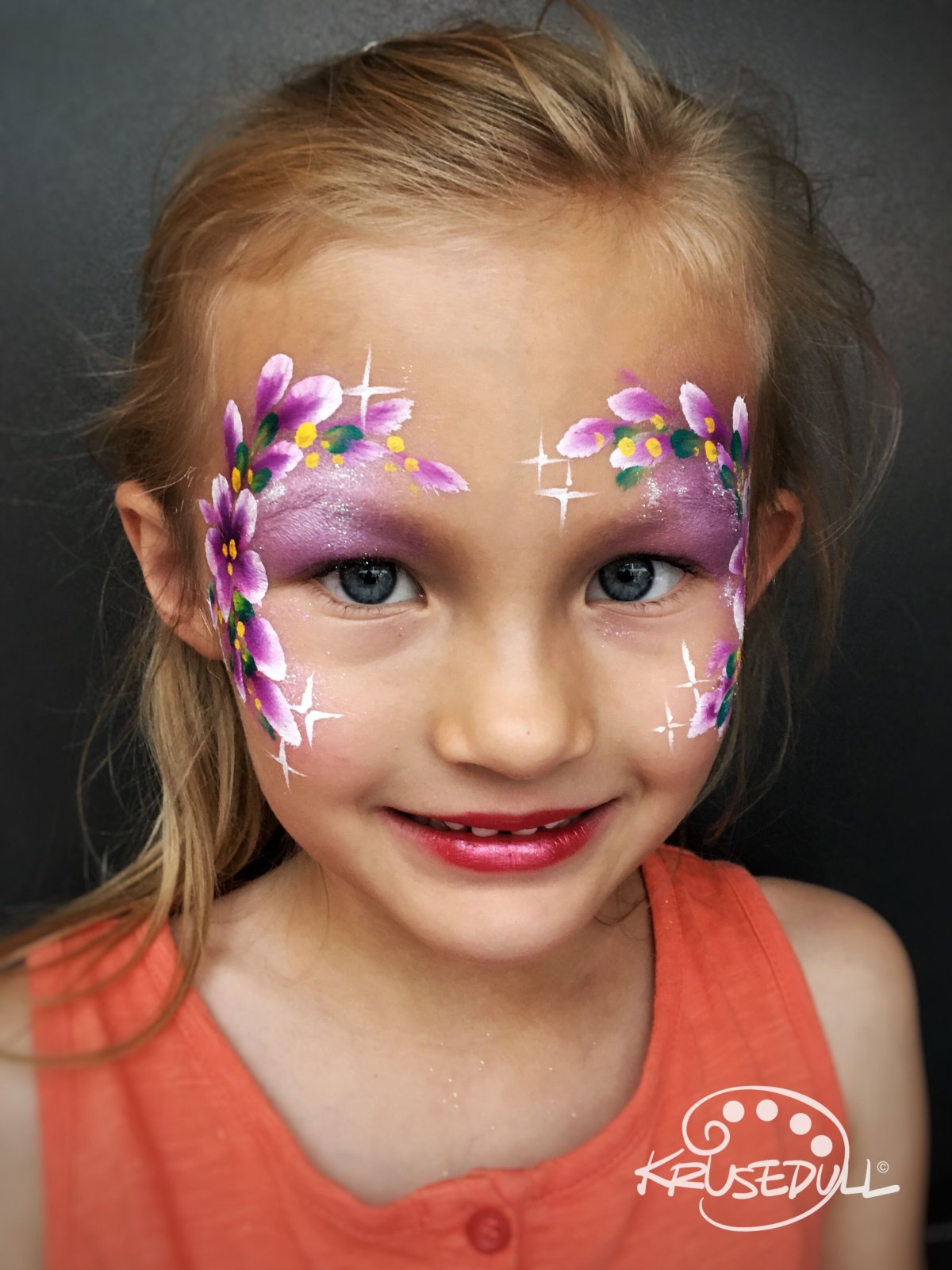 Яркий макияж для детей