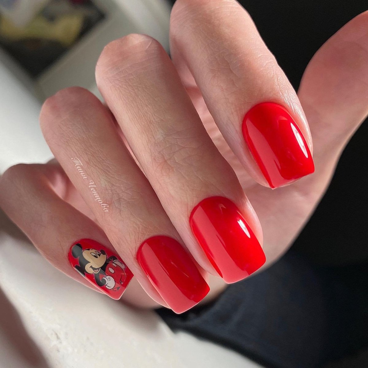 Красный маникюр квадратная форма