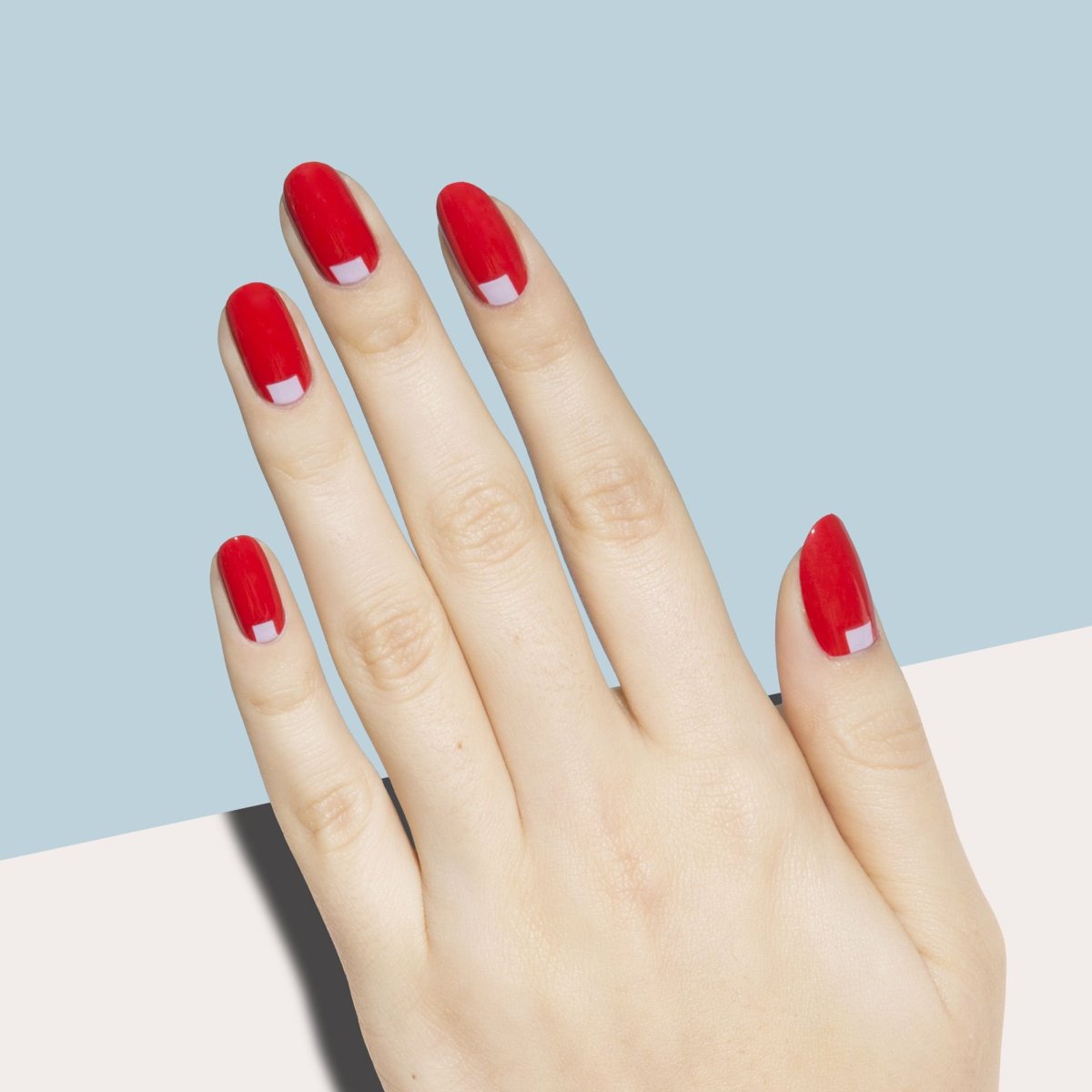 Маникюр на квадратные ногти красный с черным