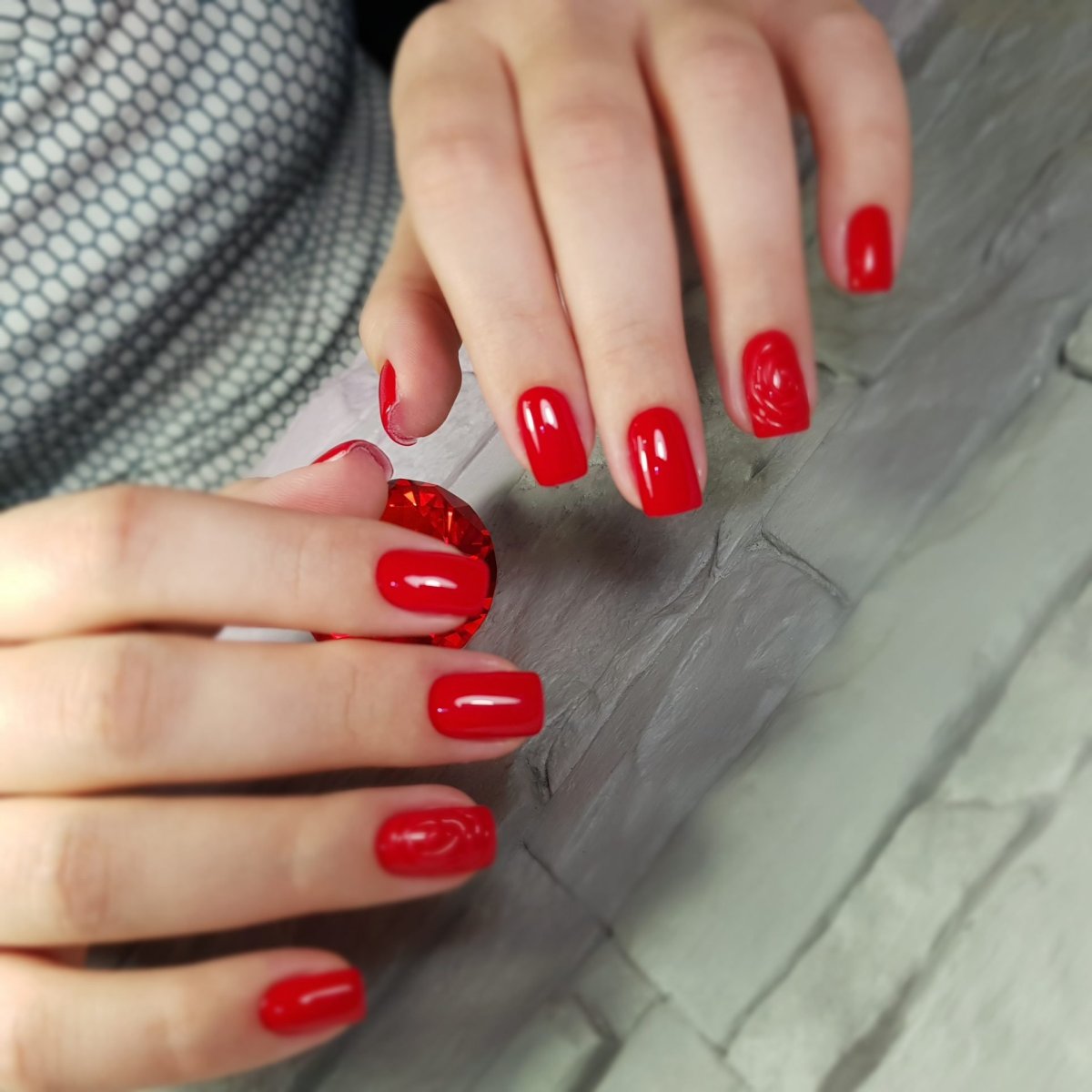 Крапнфй маникюр на короткие ногти