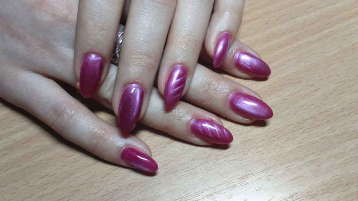 Темные ногти с втиркой