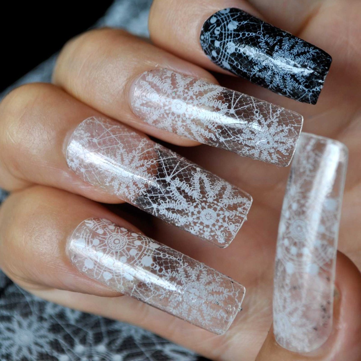 Маникюр с хлопьями Юки