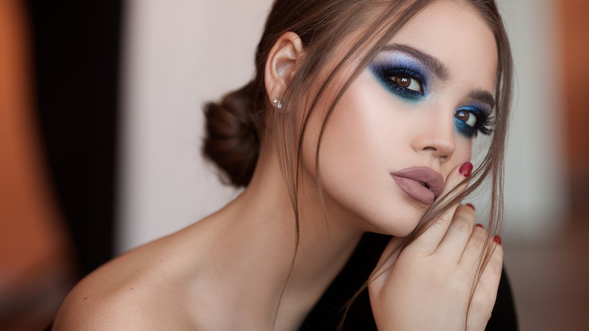 Неудачный макияж