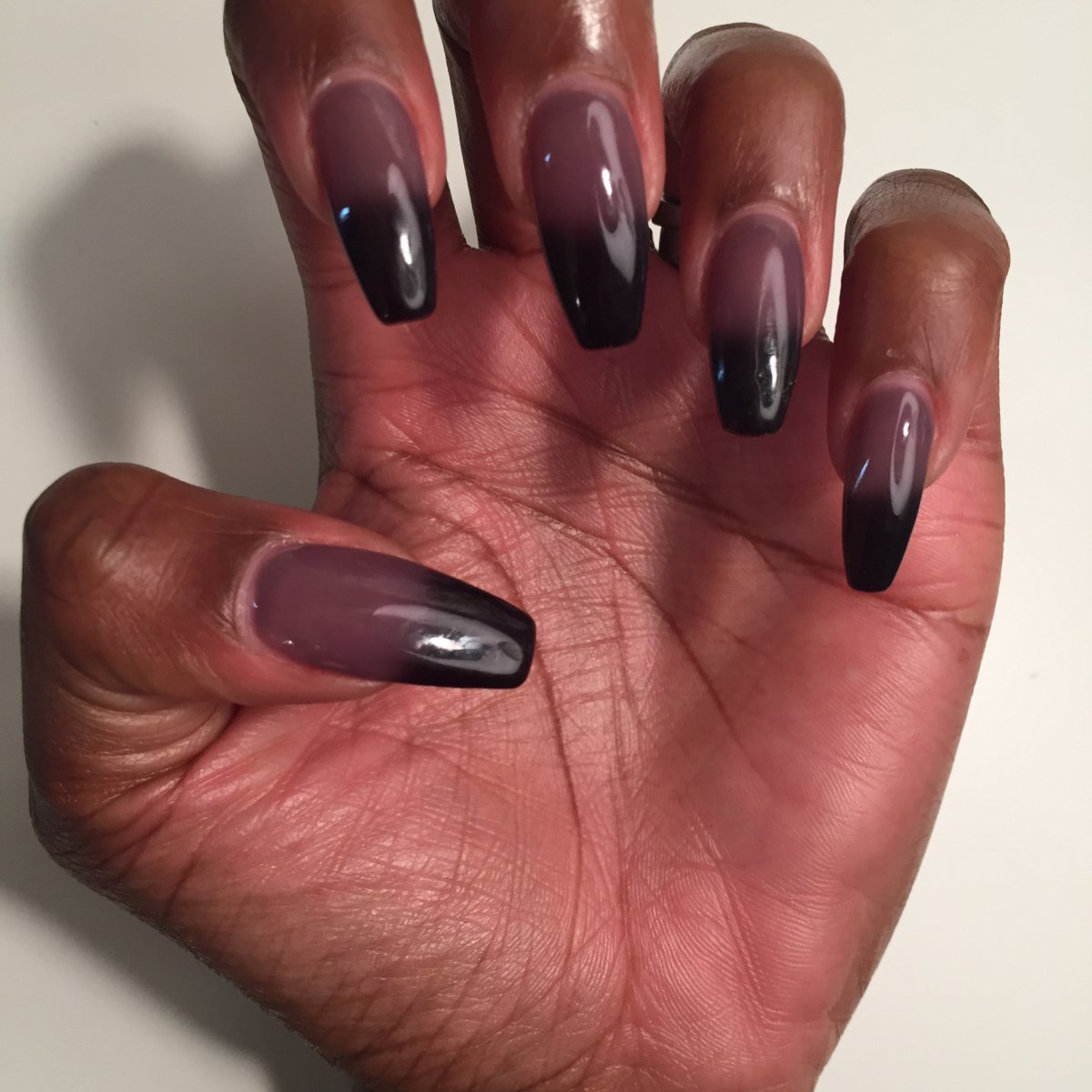 Коричневый маникюр