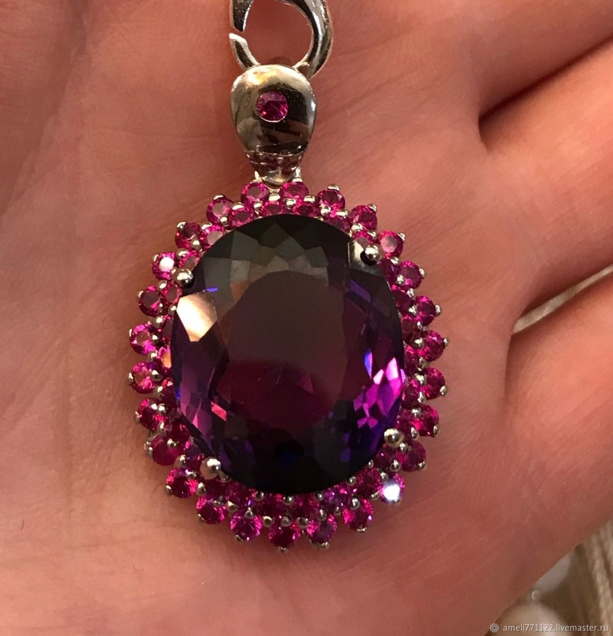 Кулон с рубином