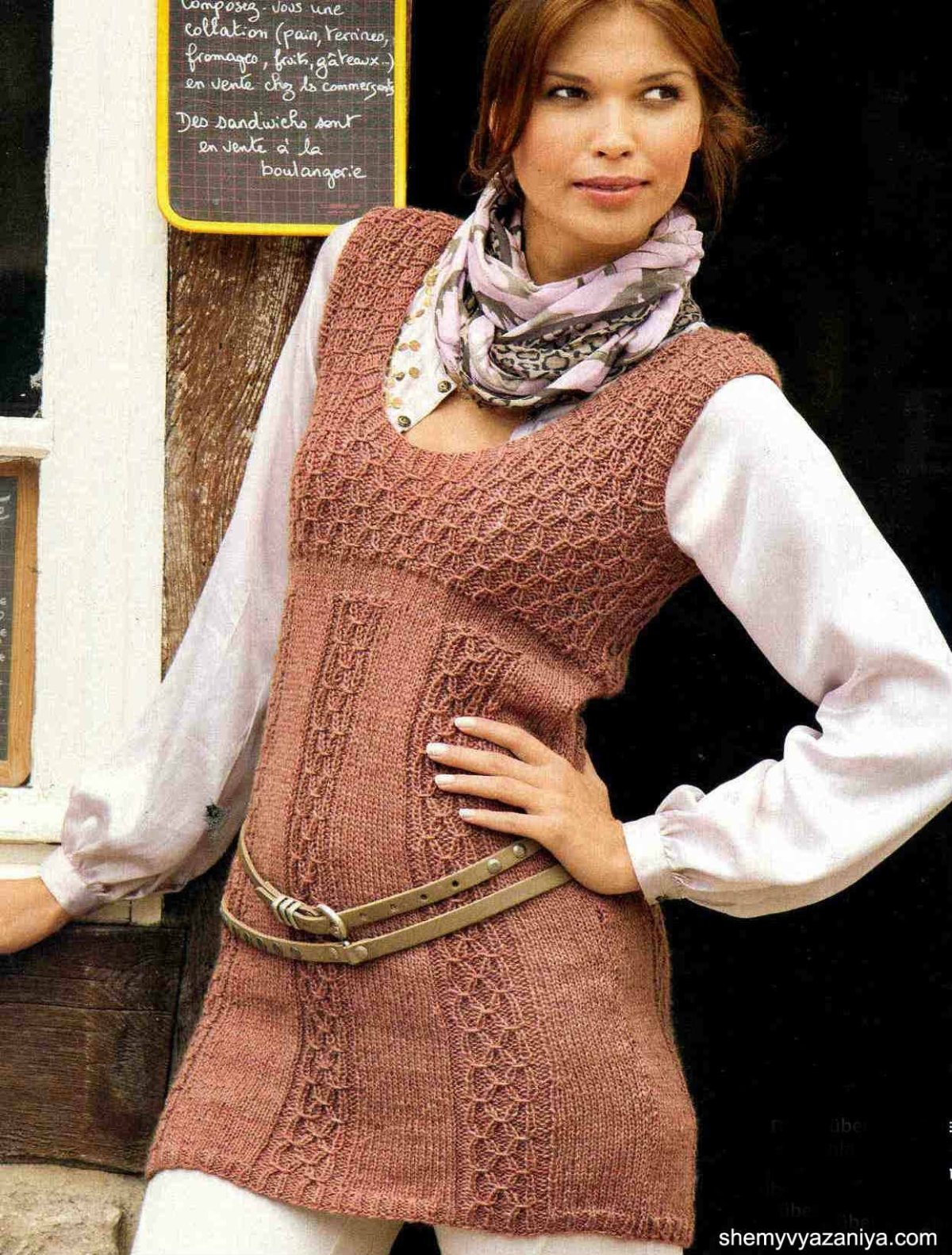 Укороченная вязаная жилетка