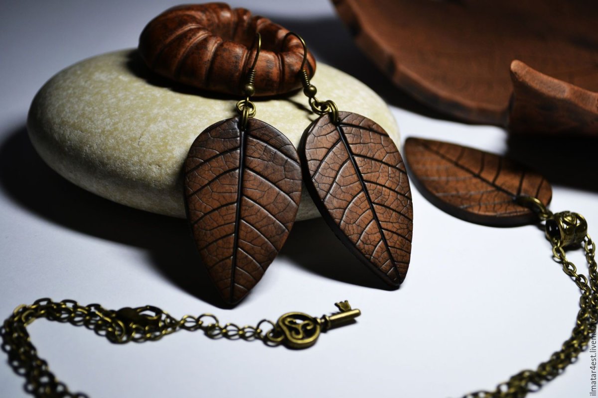 Украшения из глины