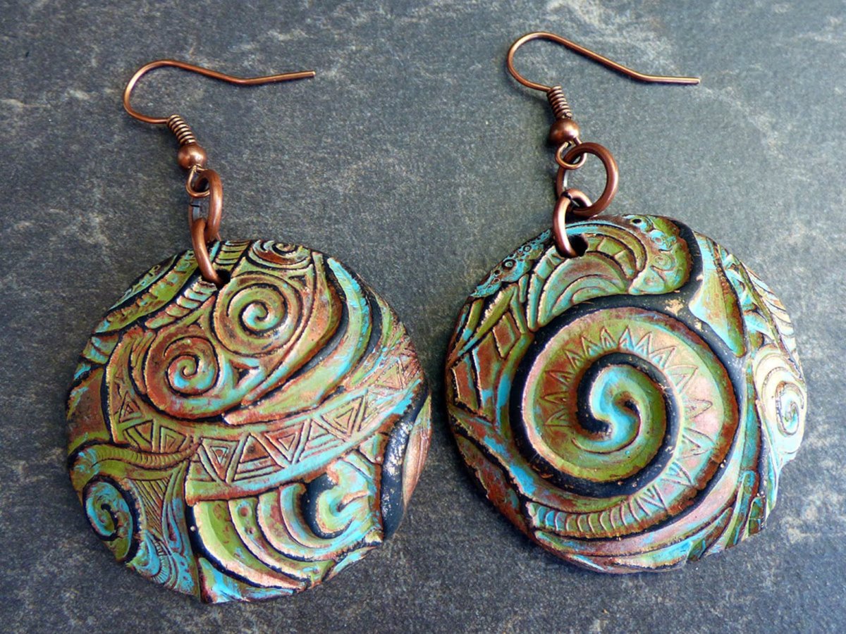 Подвеска из керамики