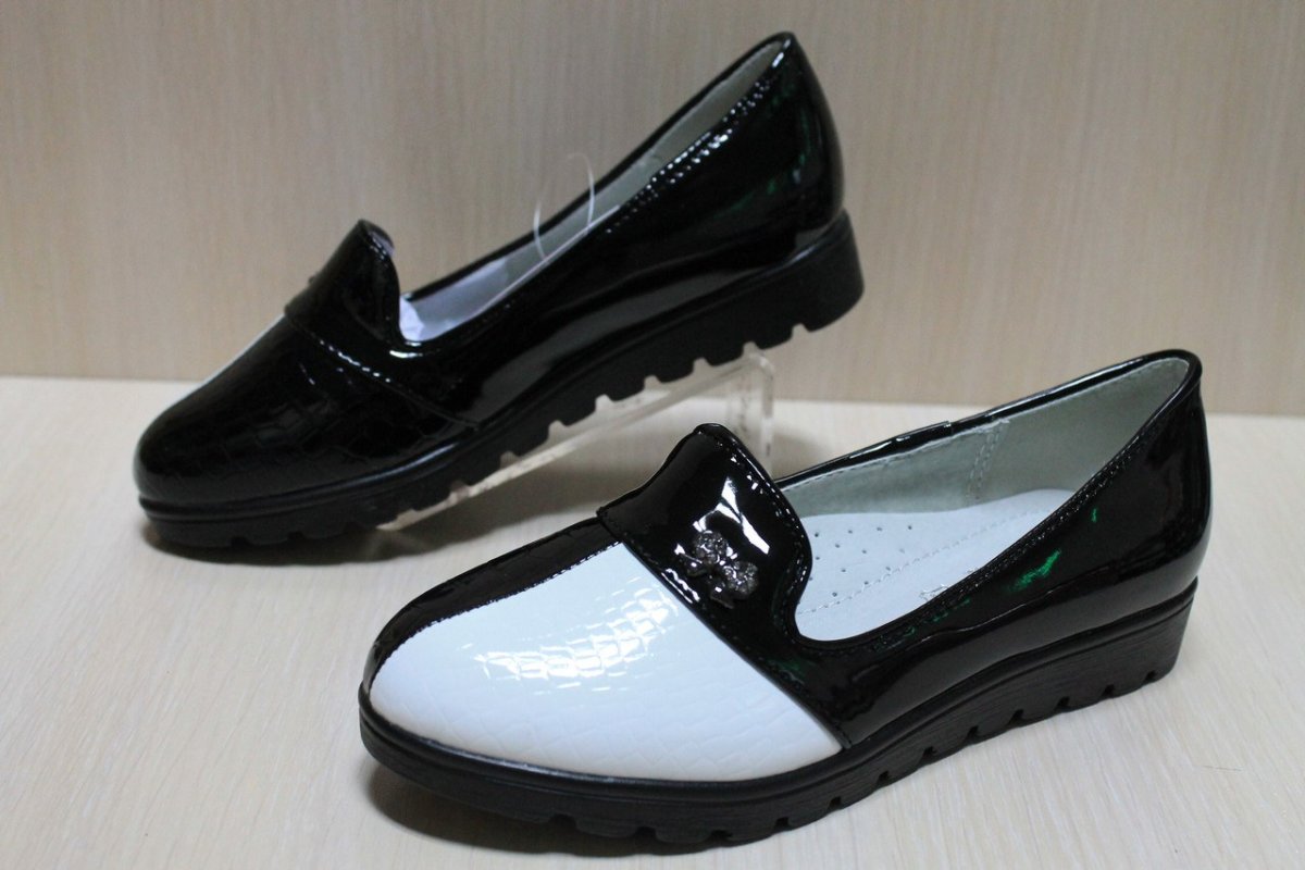 Модные школьные туфли