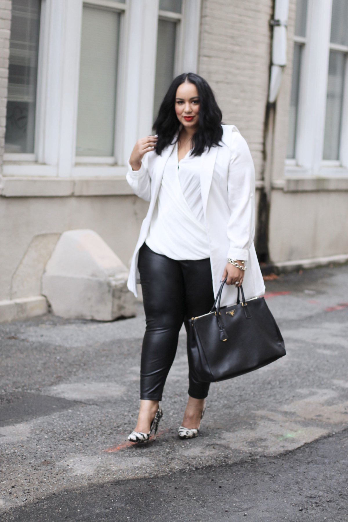 Кожаные штаны с туникой