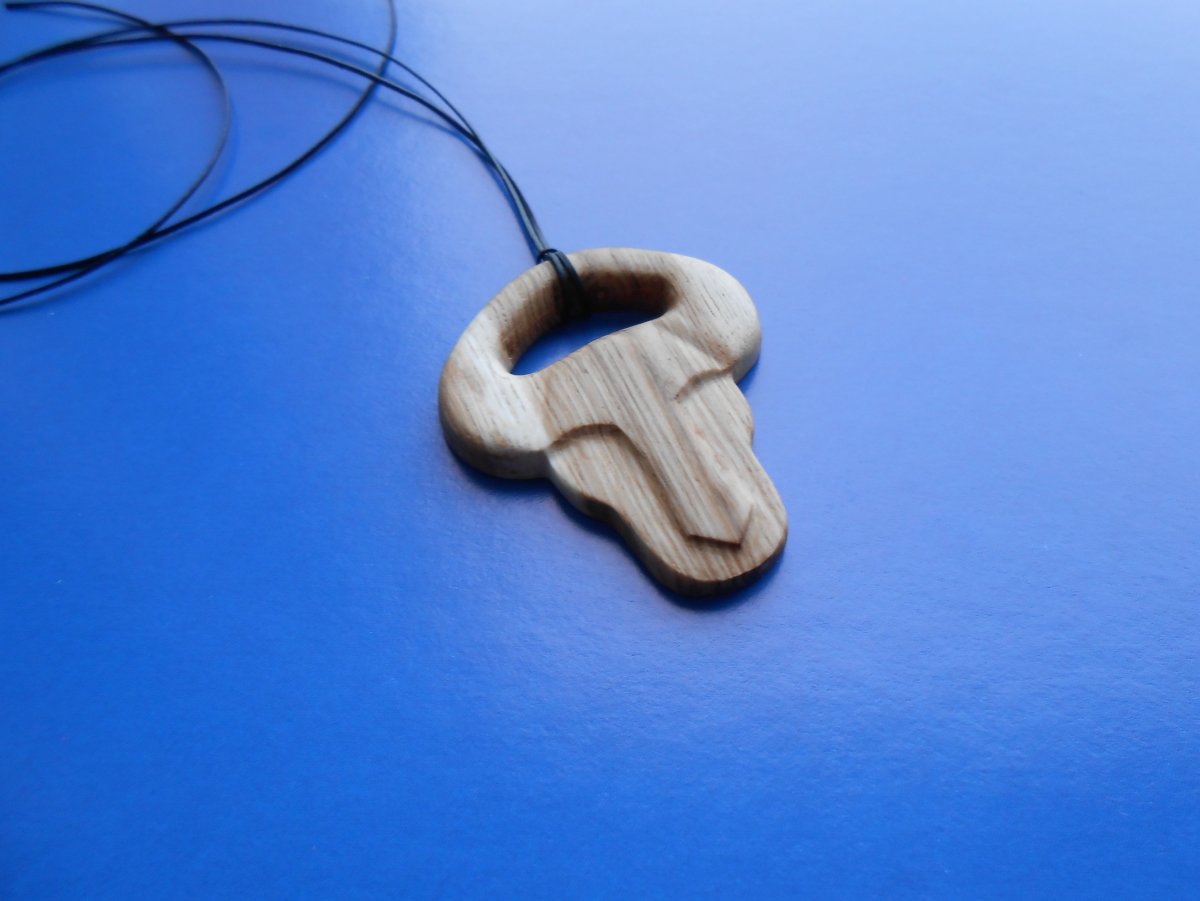 Кулон из дерева своими руками