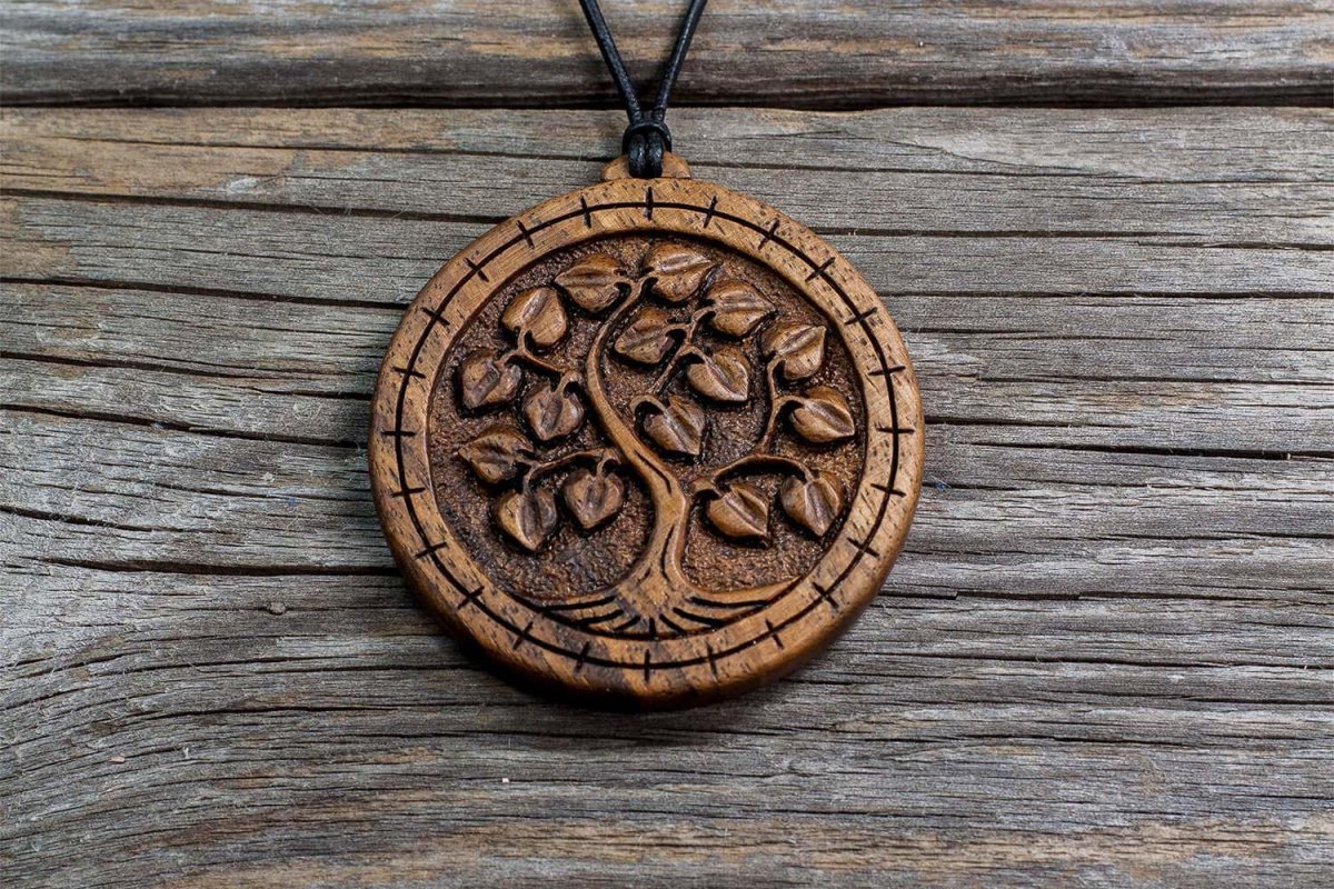 Серьги из деревянных спилов